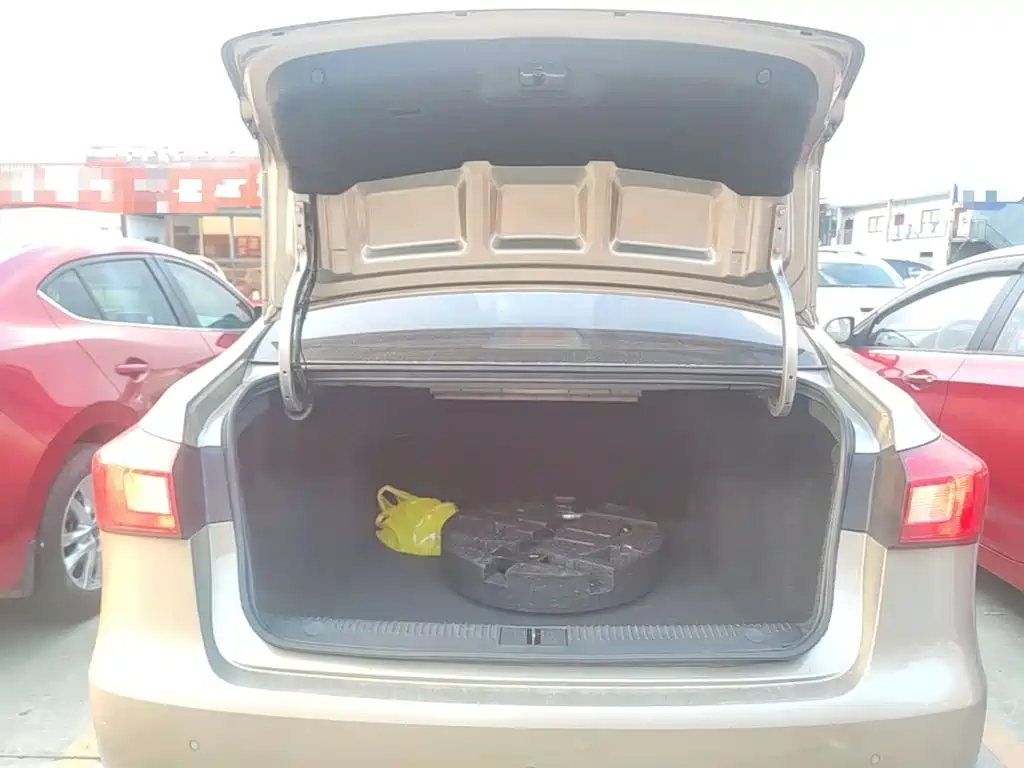 Roewe 360 — миниатюра 19