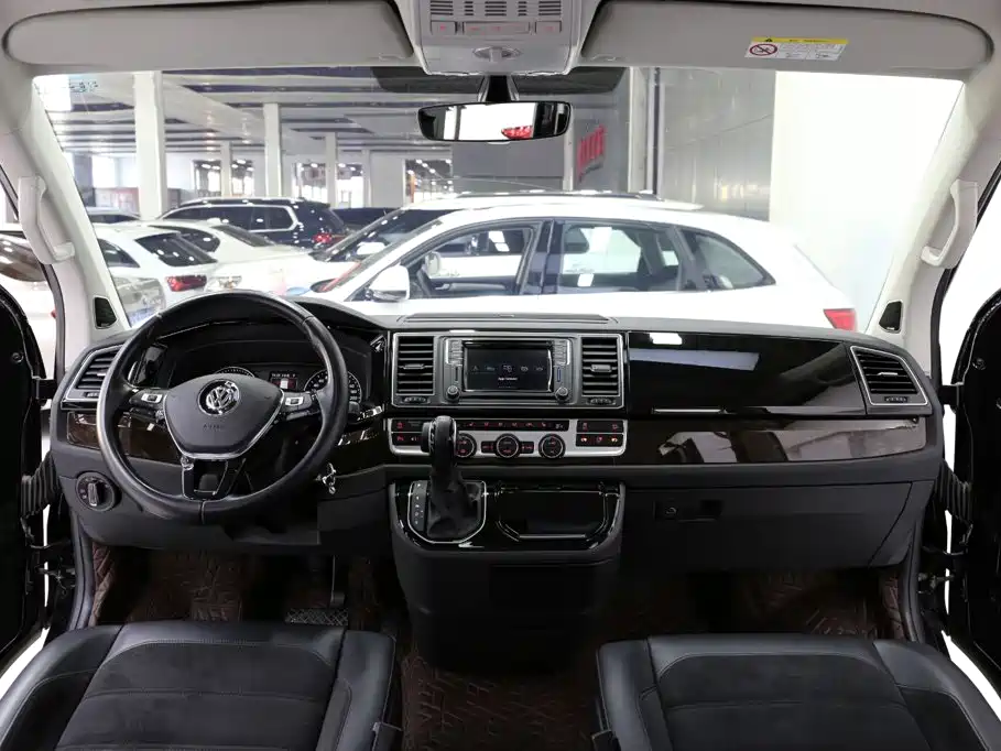 Volkswagen Multivan — миниатюра 11