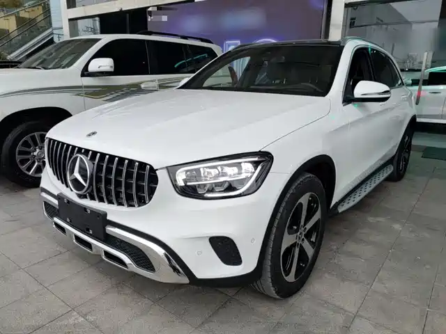 MERCEDES-BENZ GLC