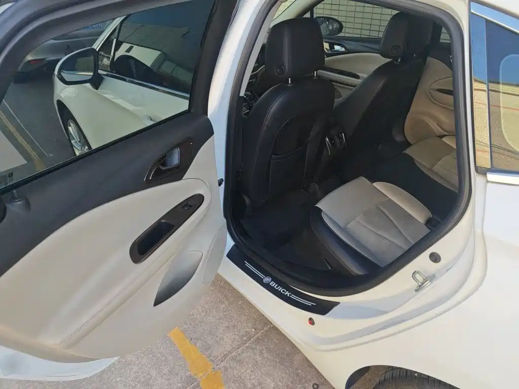 Buick Verano — миниатюра 18