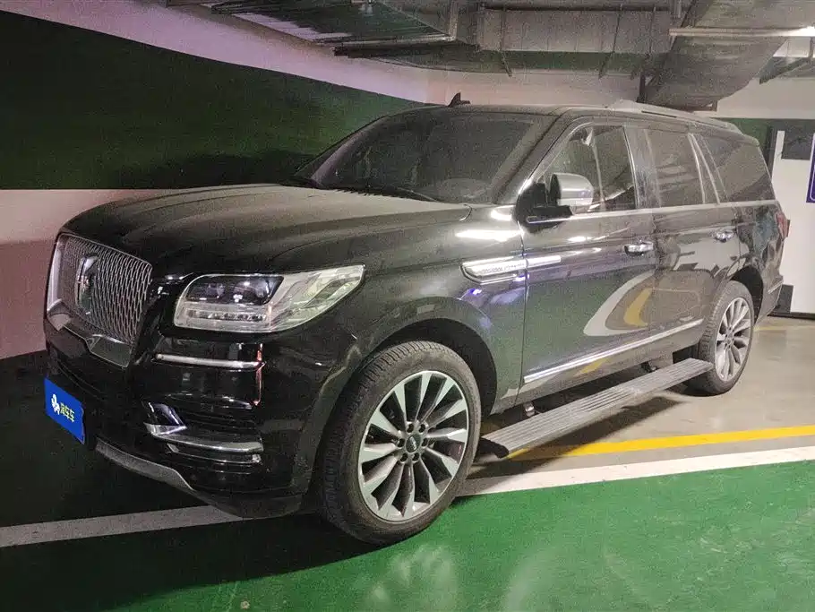Купить Lincoln Navigator