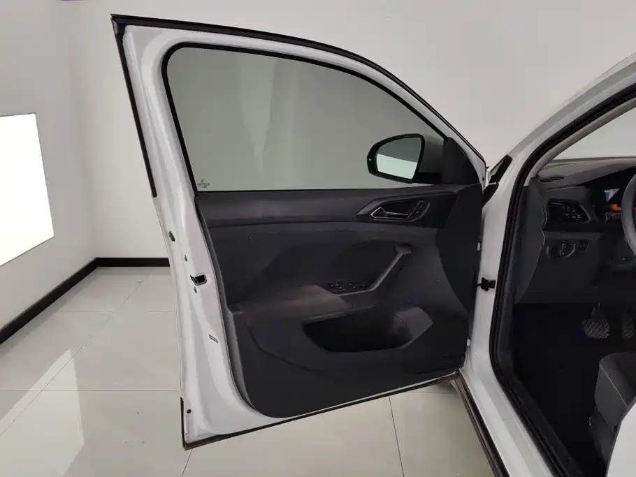 Volkswagen T-Cross — миниатюра 7