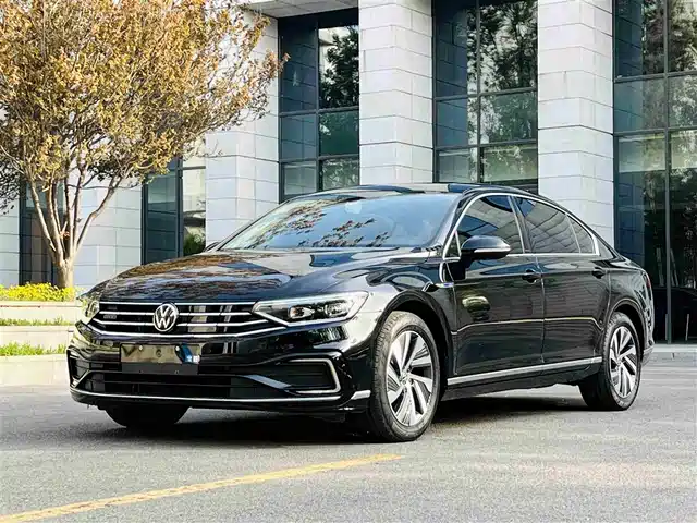 VOLKSWAGEN MAGOTAN GTE PLUG IN HYBRID 2022