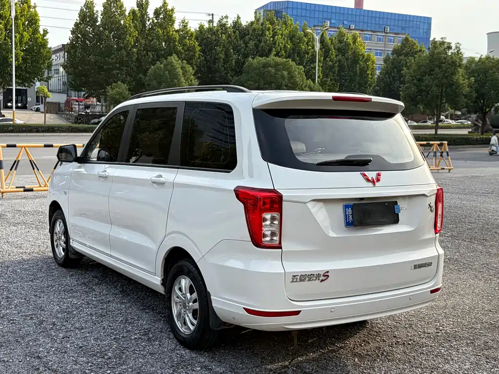 Wuling Hongguang — миниатюра 8