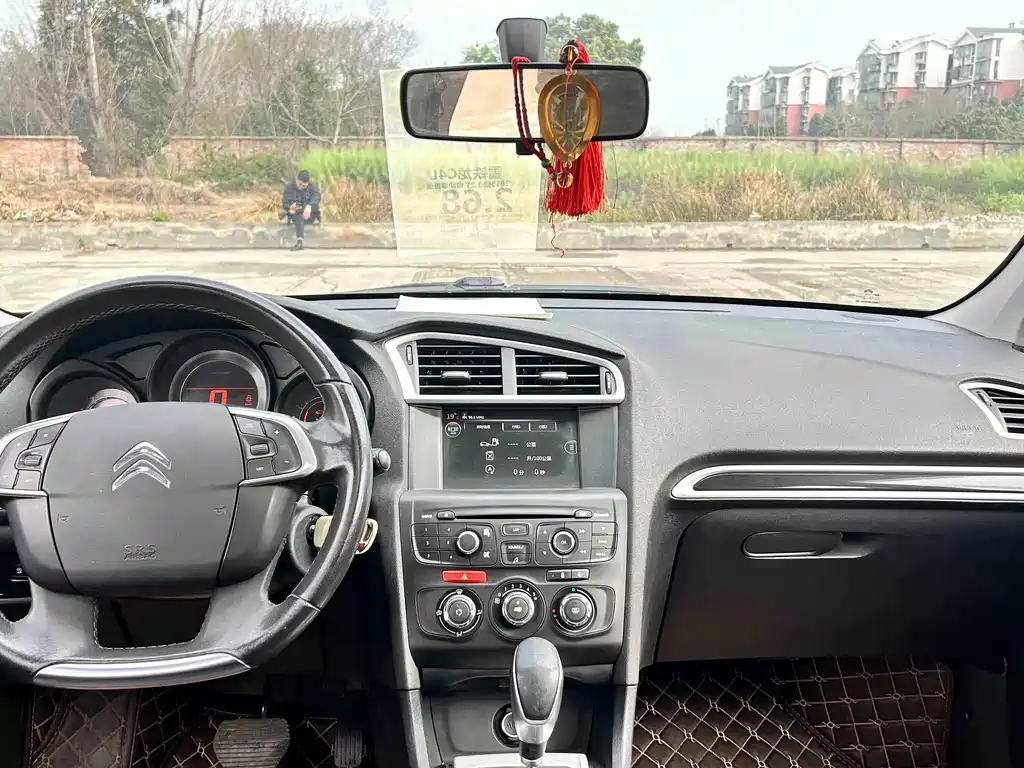 Citroen C4L — миниатюра 5
