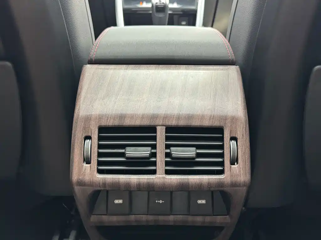 Land Rover Discovery Sport — миниатюра 17