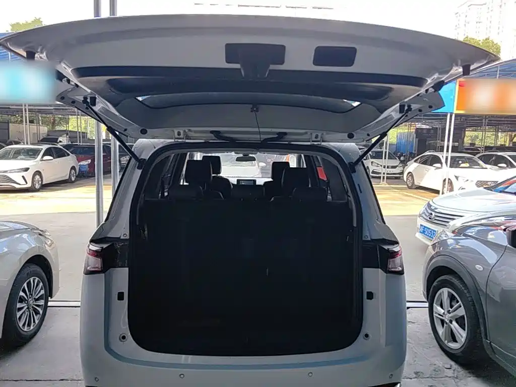 Wuling Jiachen — миниатюра 19