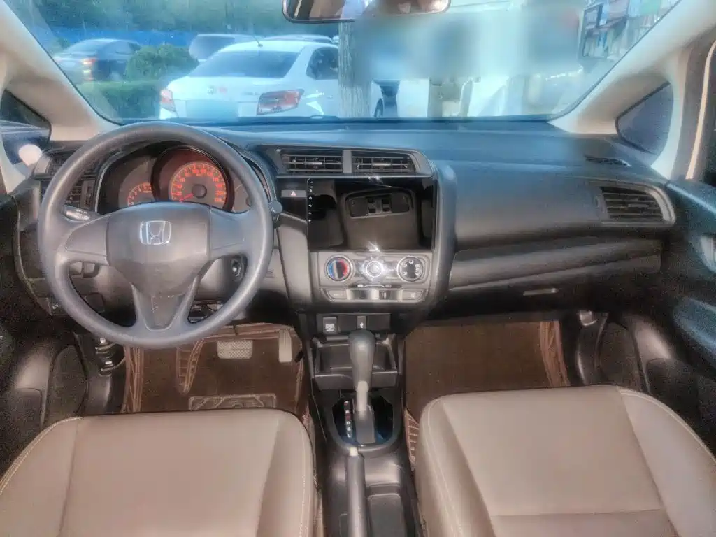 Honda Fit — миниатюра 14