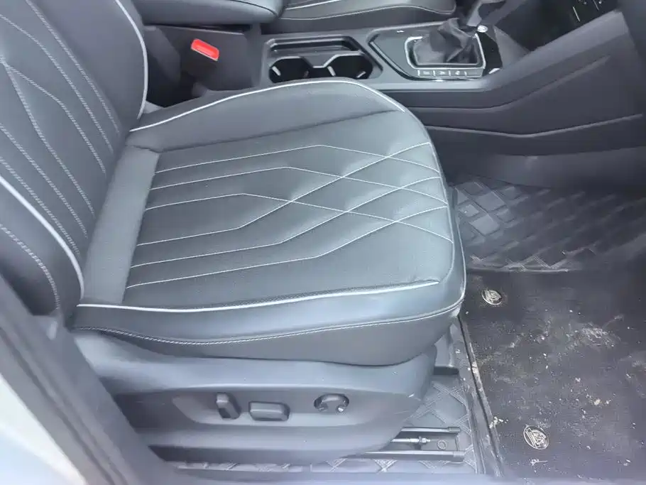 Volkswagen Tiguan L — миниатюра 8