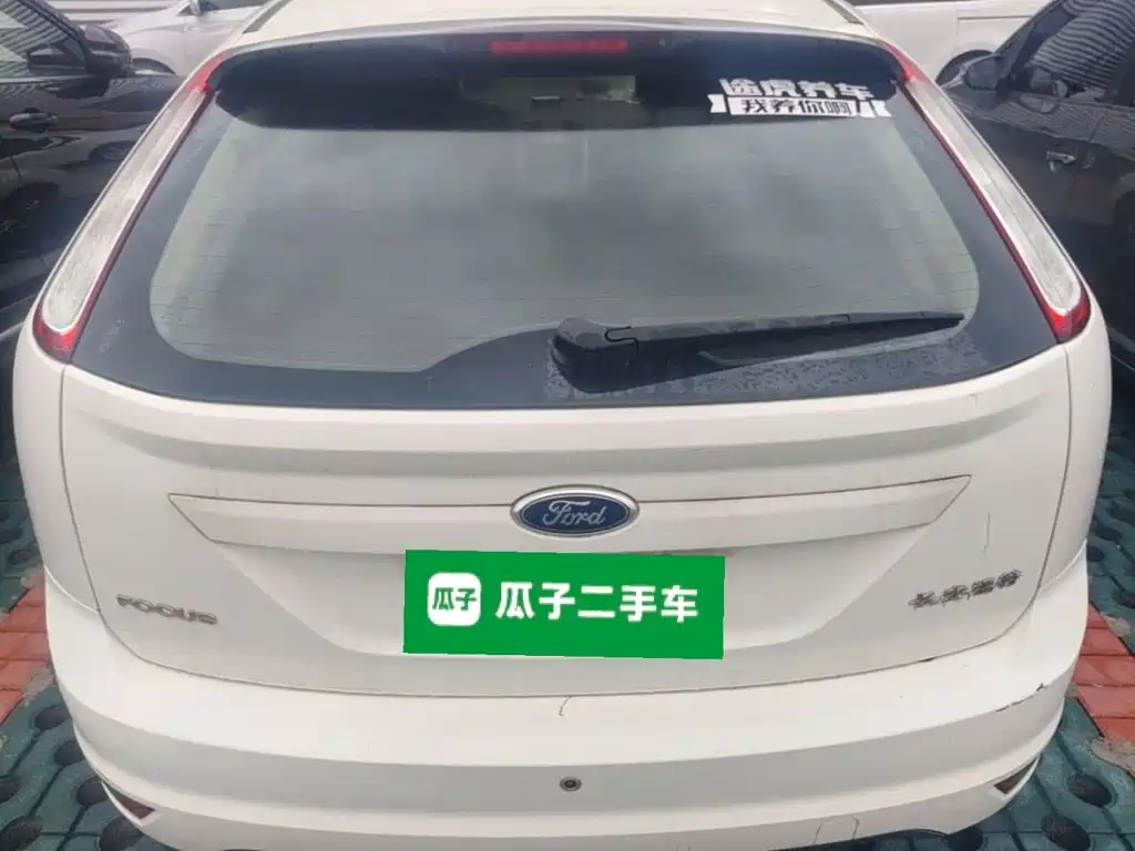 Ford Focus 2013 1.8L AT