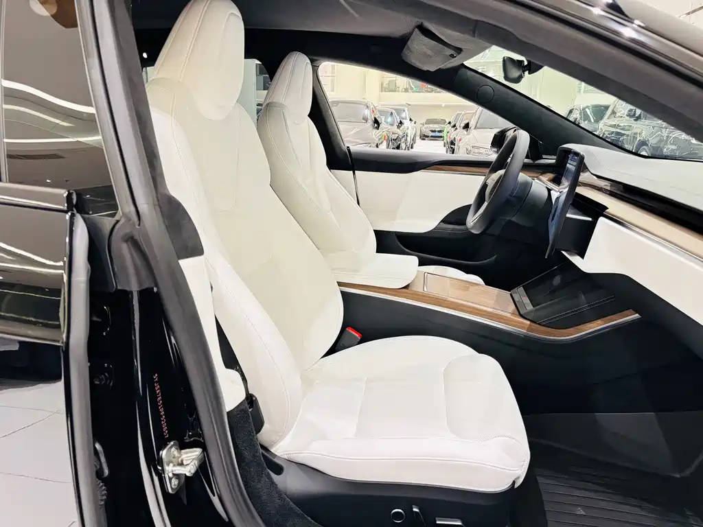 Tesla Model S — миниатюра 16
