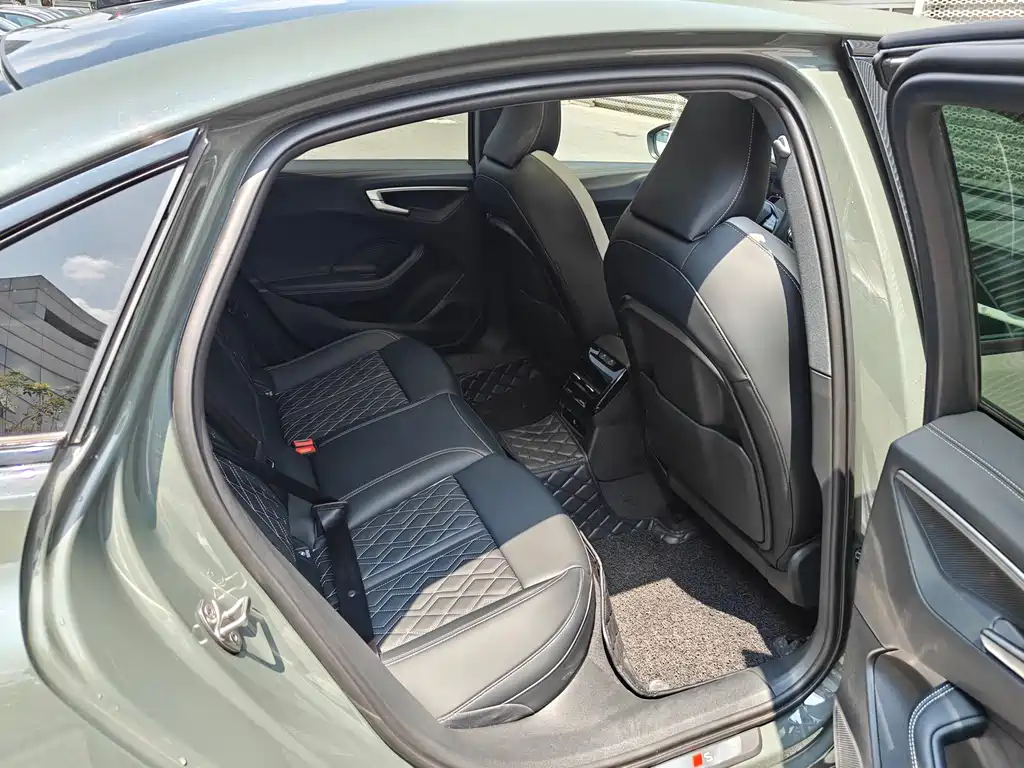 Audi A5L — миниатюра 11