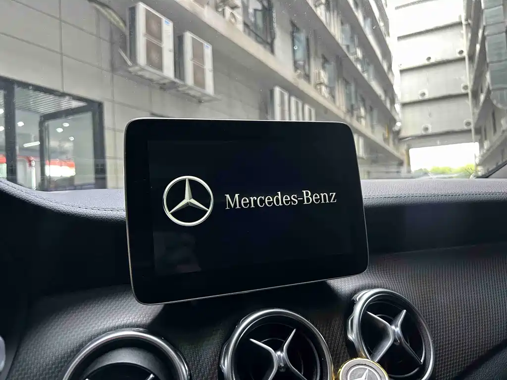 Mercedes-Benz GLA — миниатюра 16