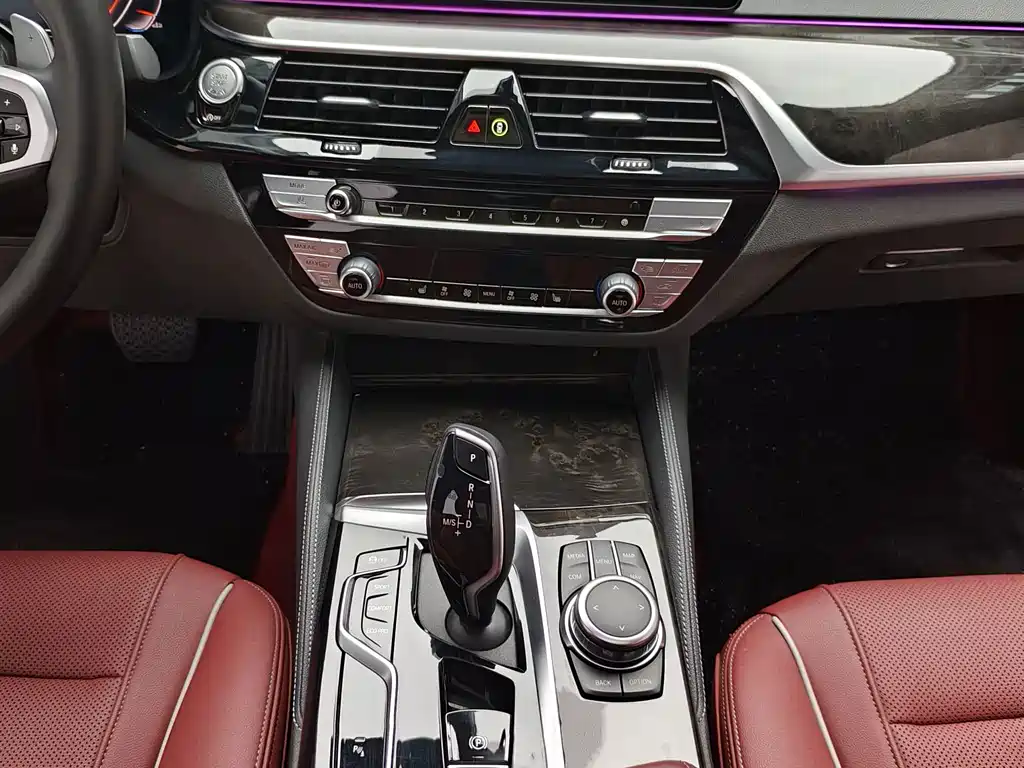 BMW 5 Series — миниатюра 14