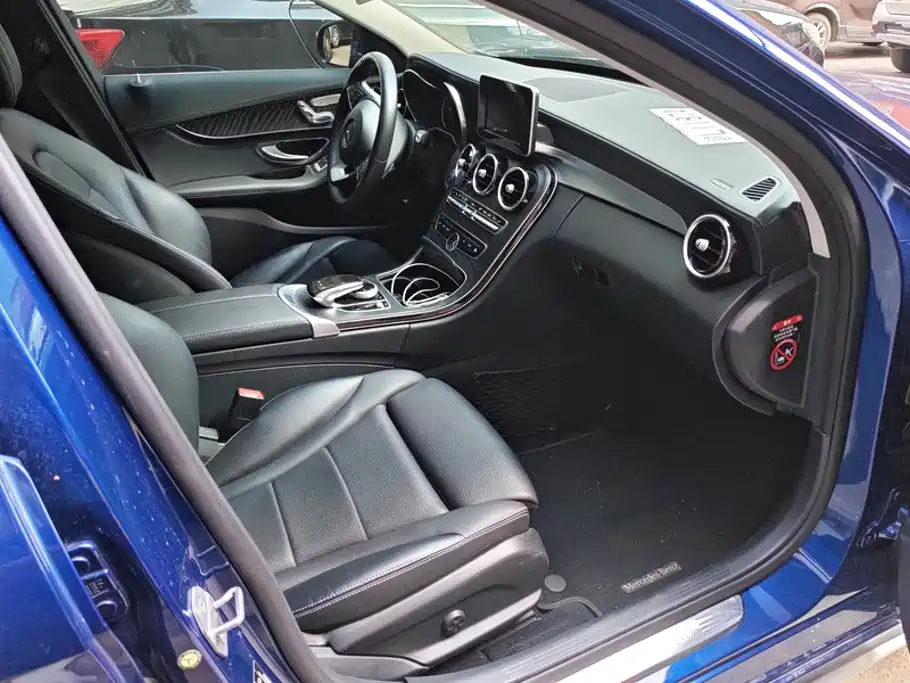 Mercedes-Benz C-Class — миниатюра 8