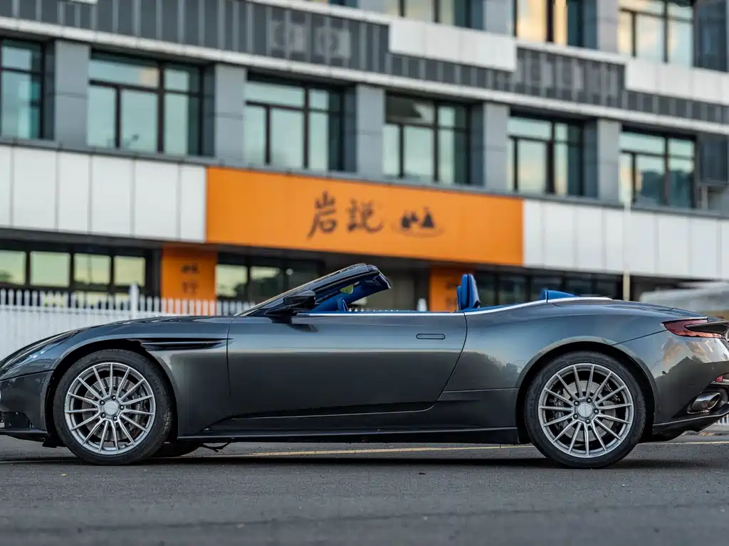 Aston Martin DB11 2019 4.0T V8 Volante