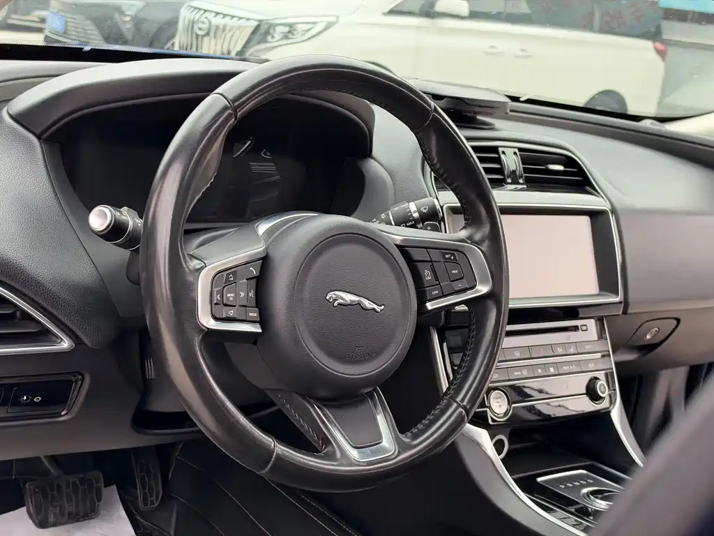 Jaguar XEL — миниатюра 16