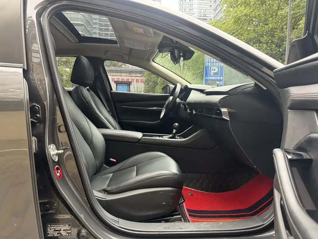 Mazda 3 Axela — миниатюра 8