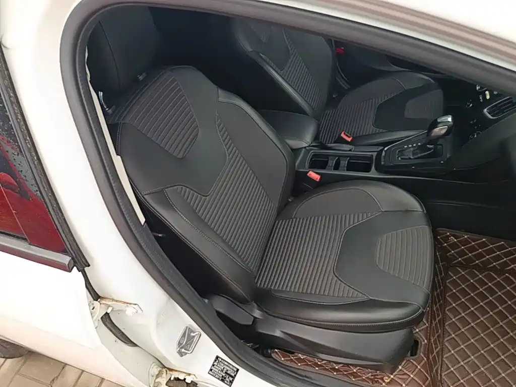 Ford Focus — миниатюра 25
