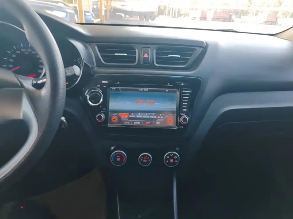 Kia K2 — миниатюра 13