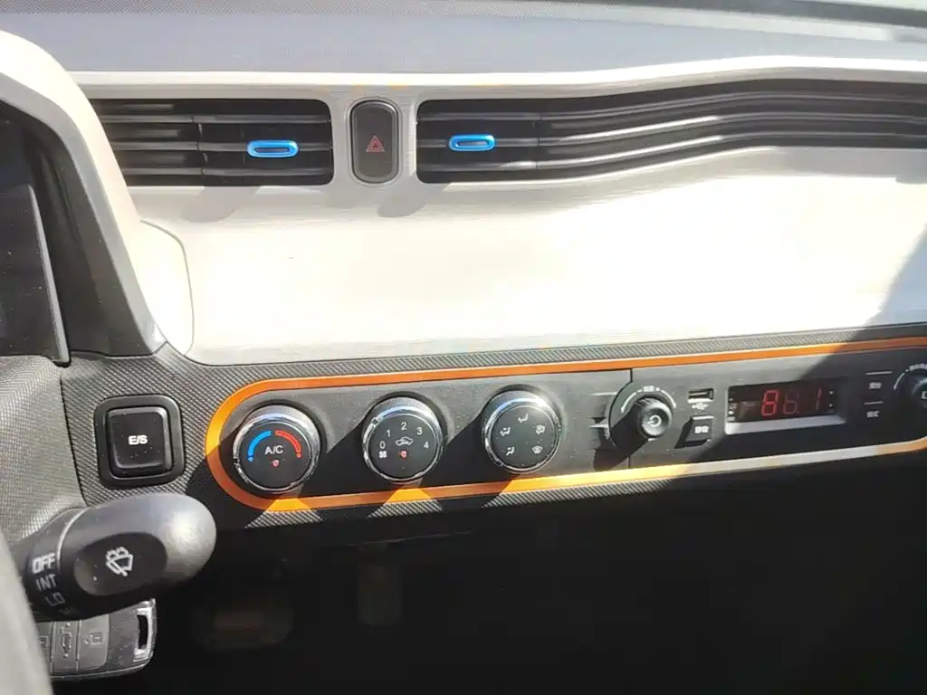 Wuling MINIEV — миниатюра 13