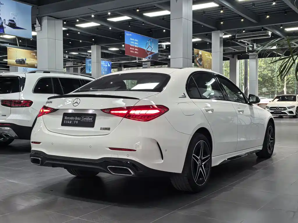 Mercedes-Benz C-Class — миниатюра 11