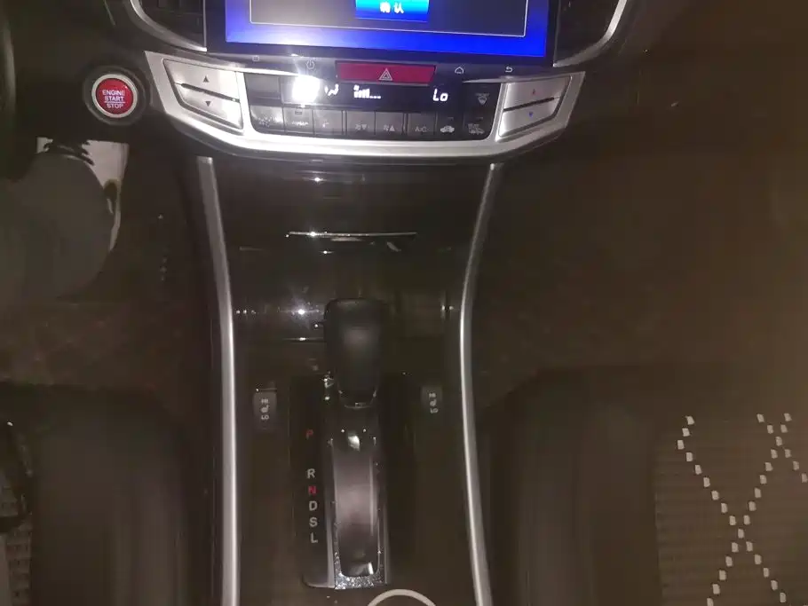 Honda Accord — миниатюра 16