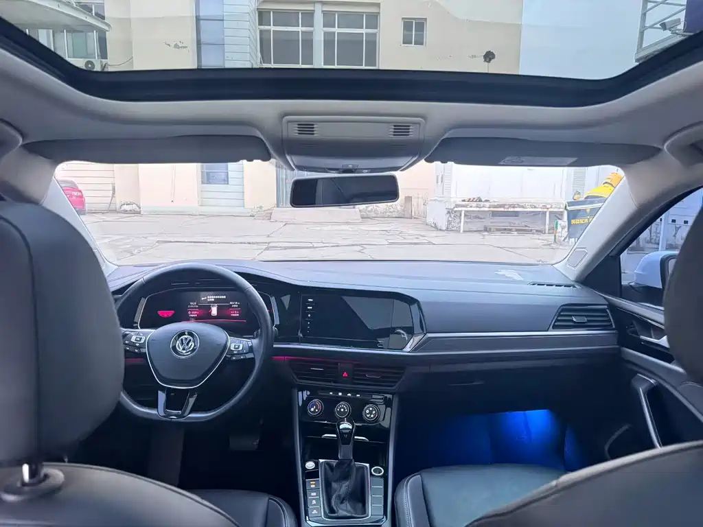 Volkswagen Sagitar 2021 200TSI DSG