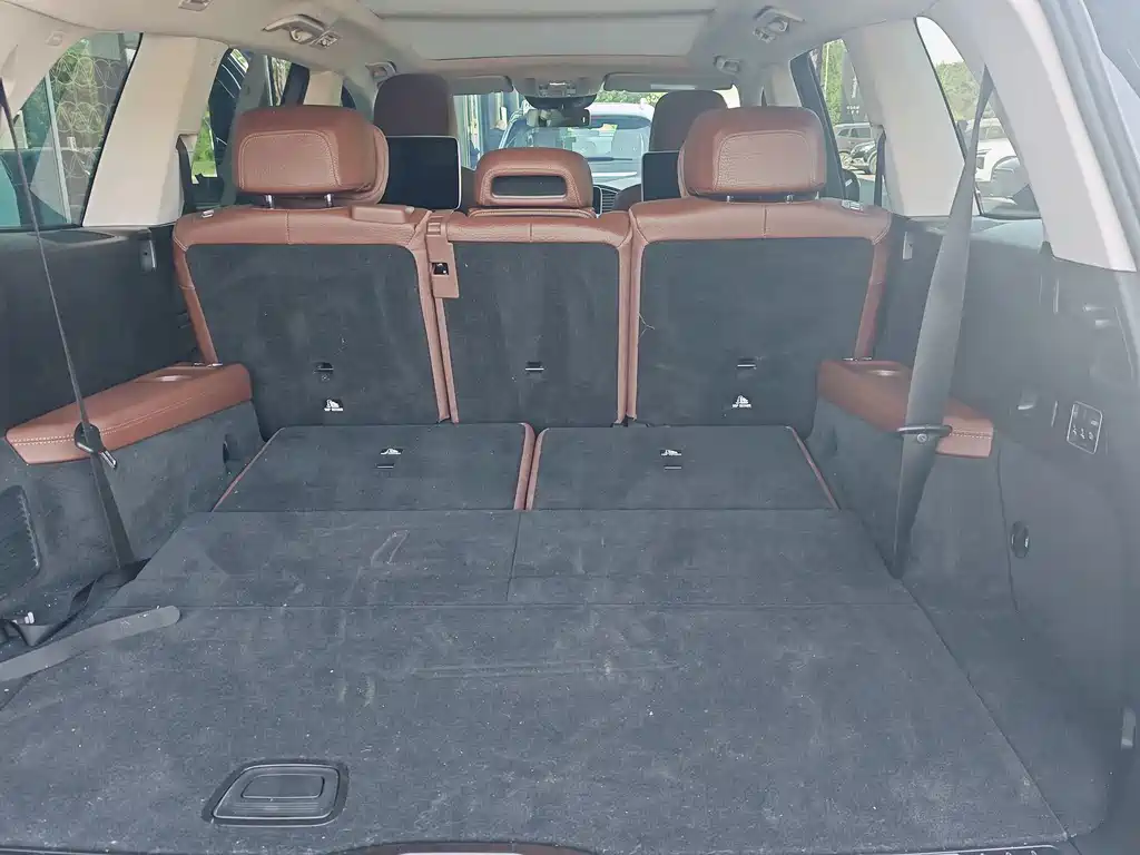 Mercedes-Benz GLS — миниатюра 37