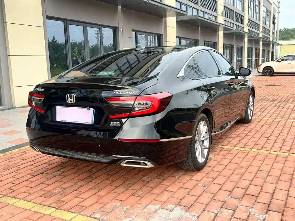 Honda Accord — миниатюра 9