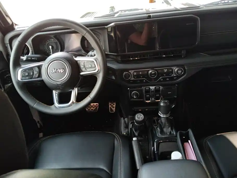 Jeep Wrangler PHEV — миниатюра 12