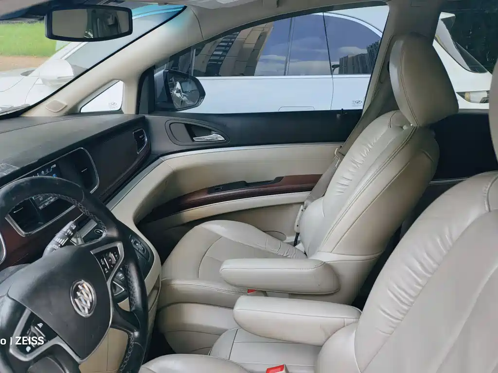 Buick GL8 2017 25S Luxury V