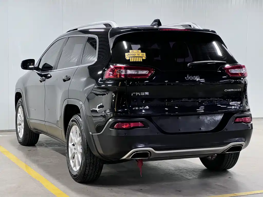Jeep Cherokee — миниатюра 5