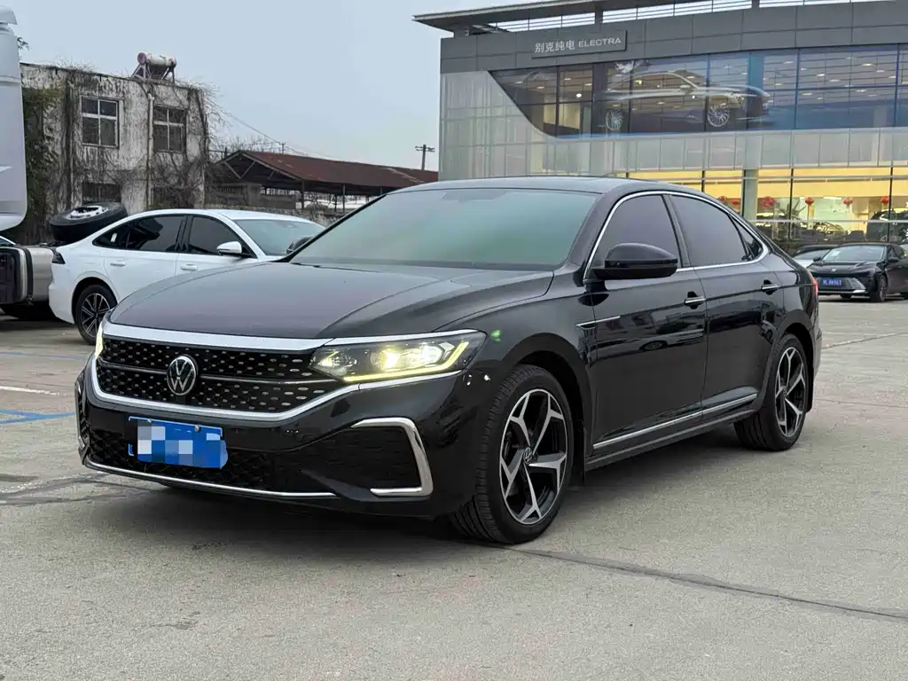 Volkswagen Passat 2023