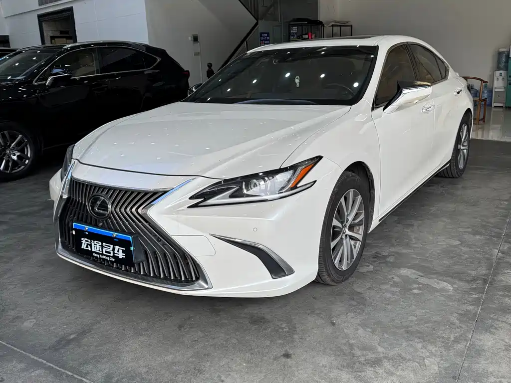 Купить Lexus ES