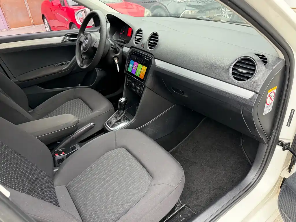 Volkswagen Jetta — миниатюра 9