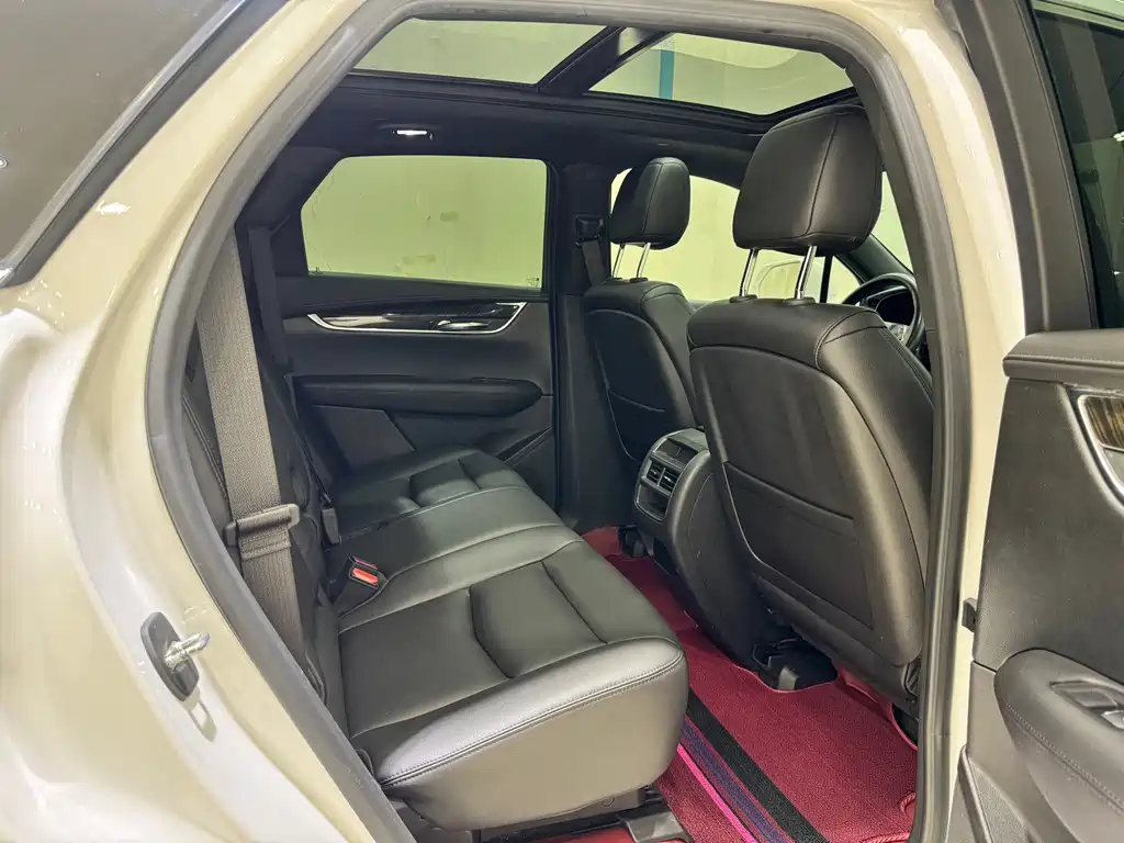 Cadillac XT5 — миниатюра 7