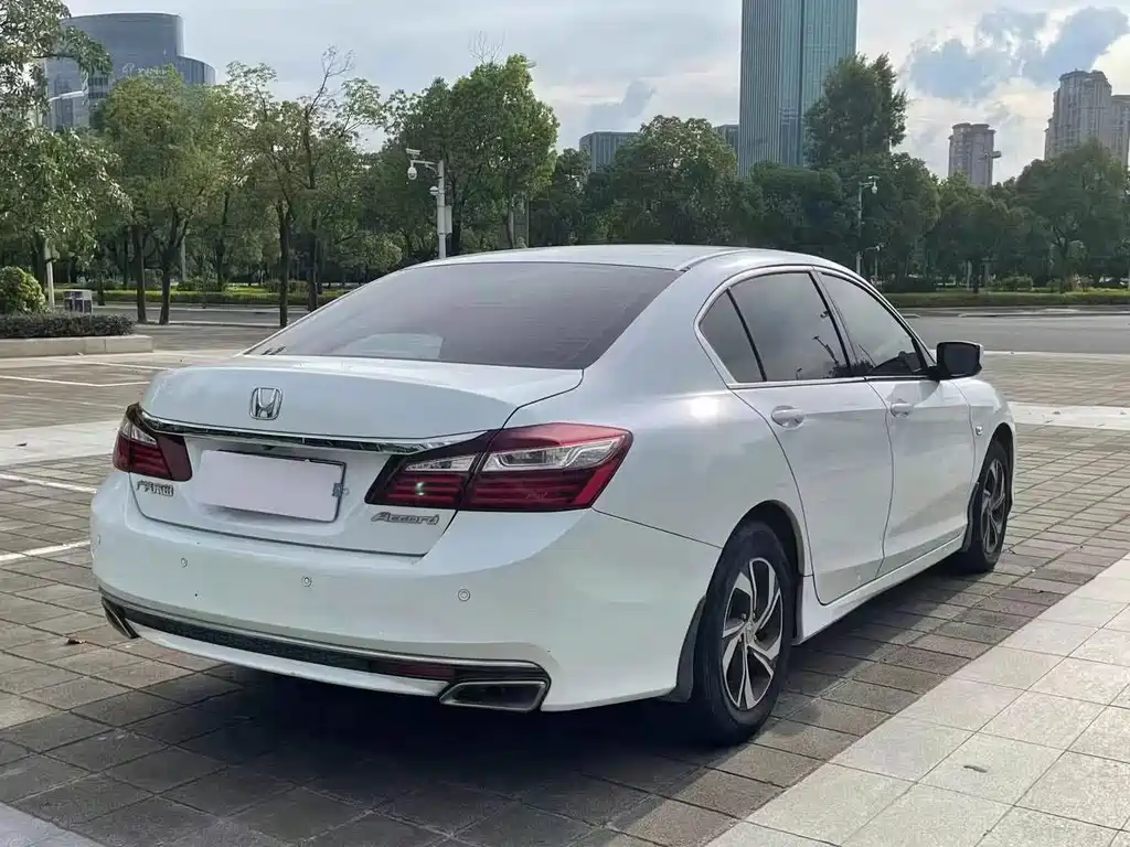 Honda Accord — миниатюра 4