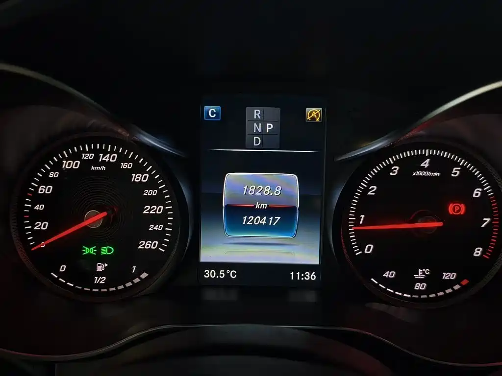 Mercedes-Benz C-Class — миниатюра 12