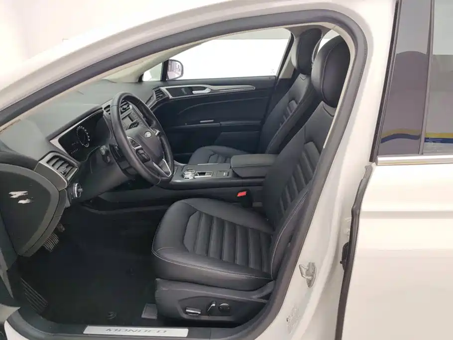Ford Mondeo — миниатюра 9