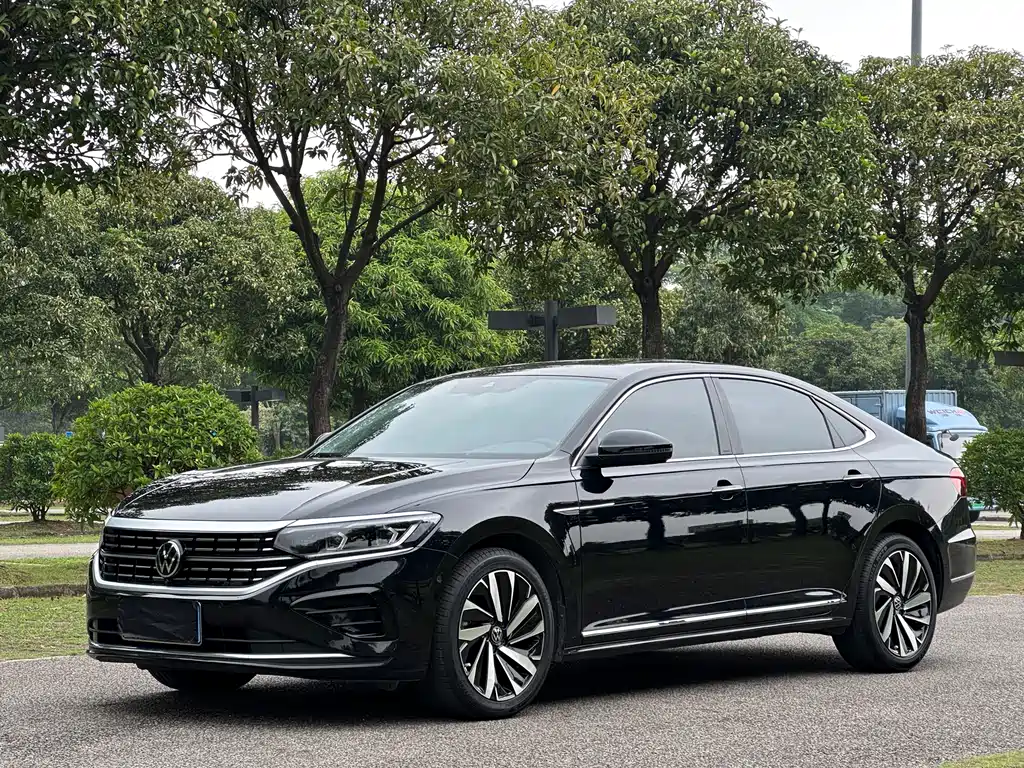Volkswagen Passat 2024