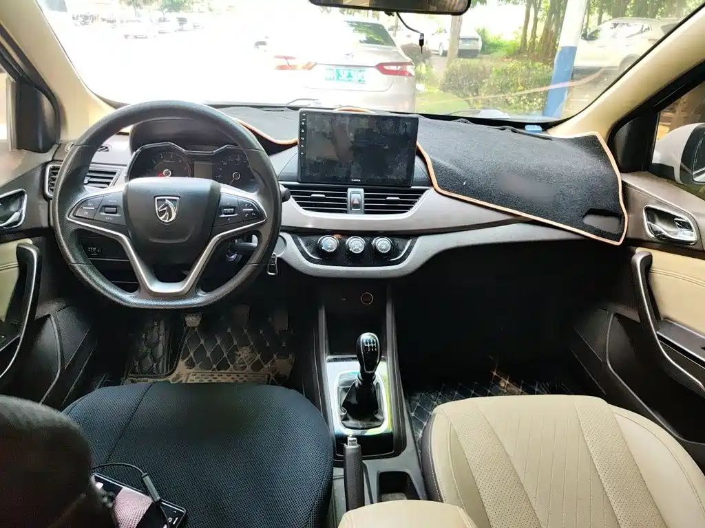 Baojun 310W — миниатюра 5