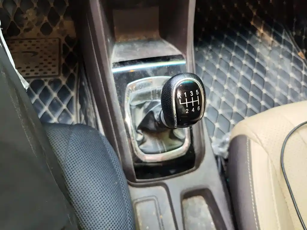 Baojun 310W — миниатюра 10