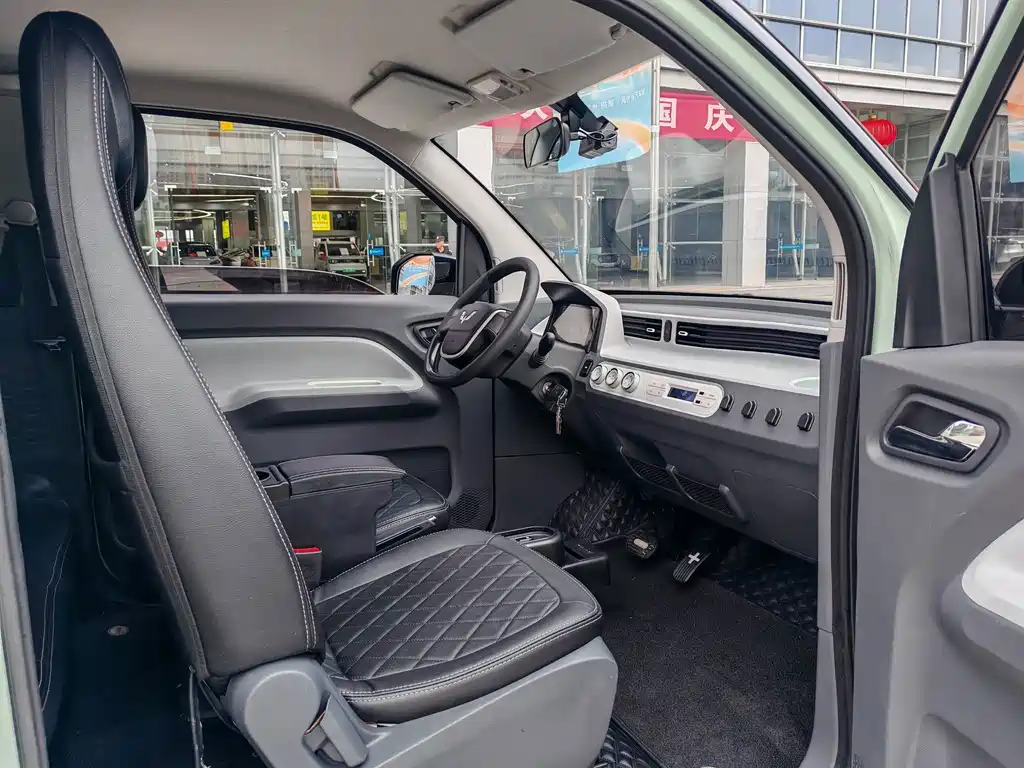 Wuling MINIEV — миниатюра 12