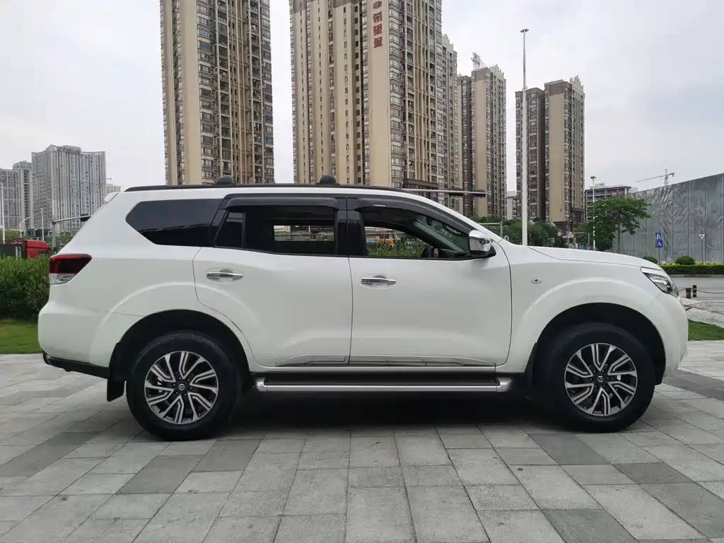 Nissan Terra 2018 2.5L AT Luxury