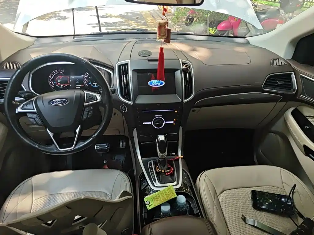 Ford Edge — миниатюра 13