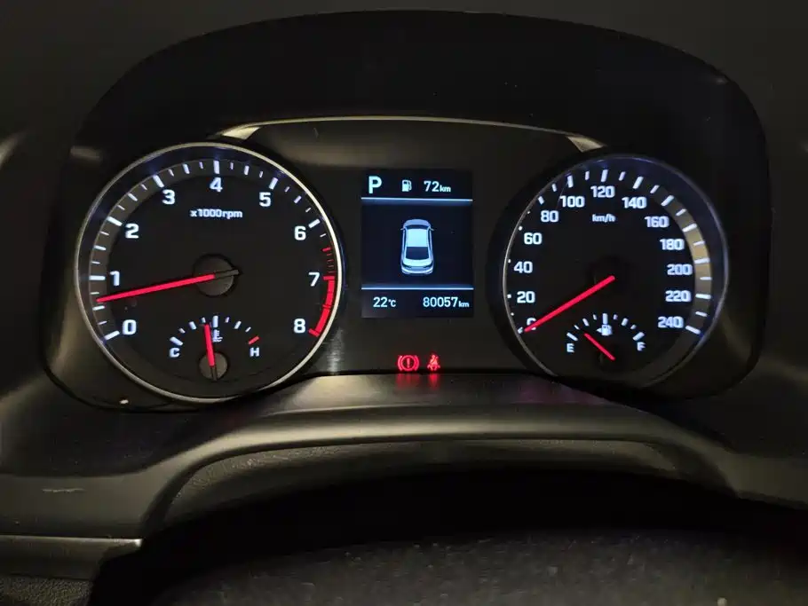 Hyundai Elantra — миниатюра 14