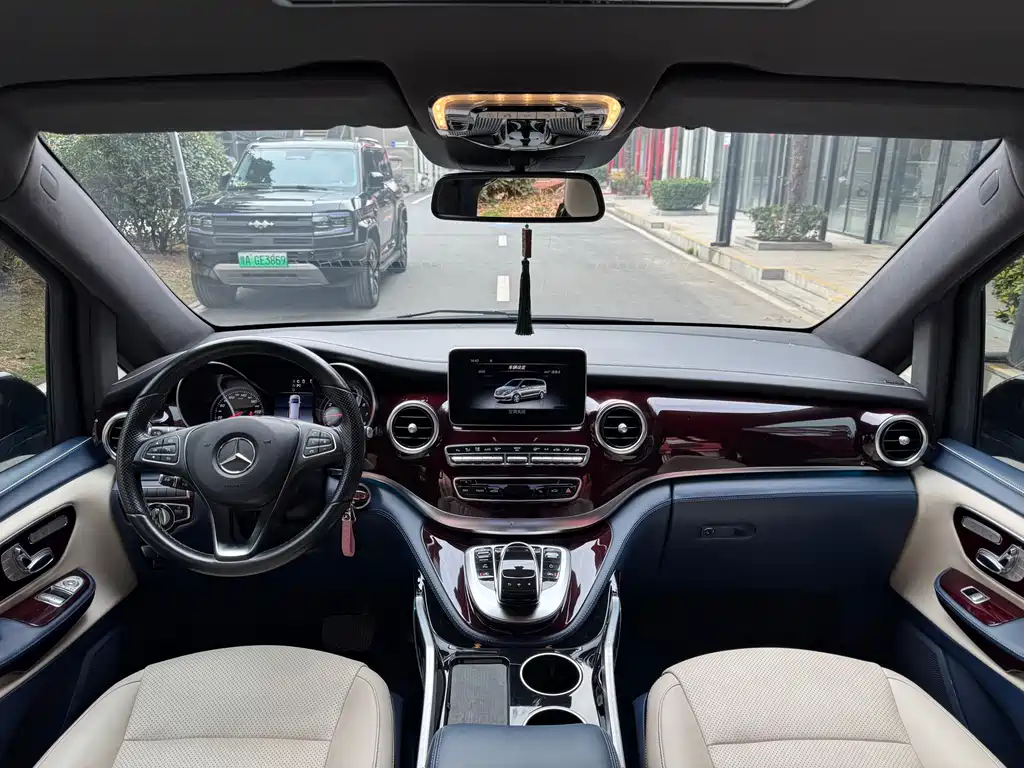 MERCEDES-BENZ V CLASS