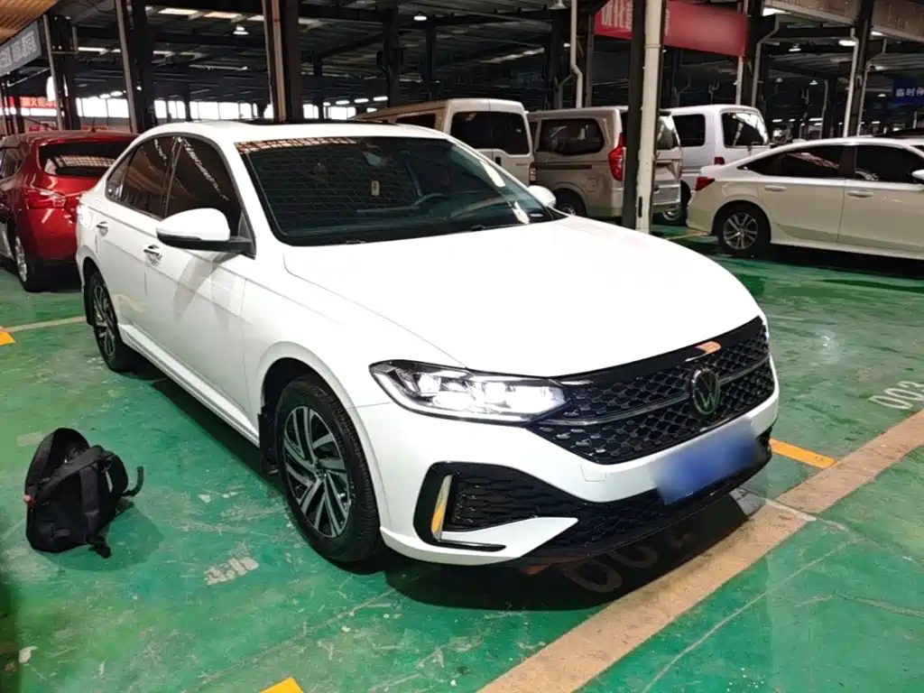 Volkswagen Lavida — миниатюра 4