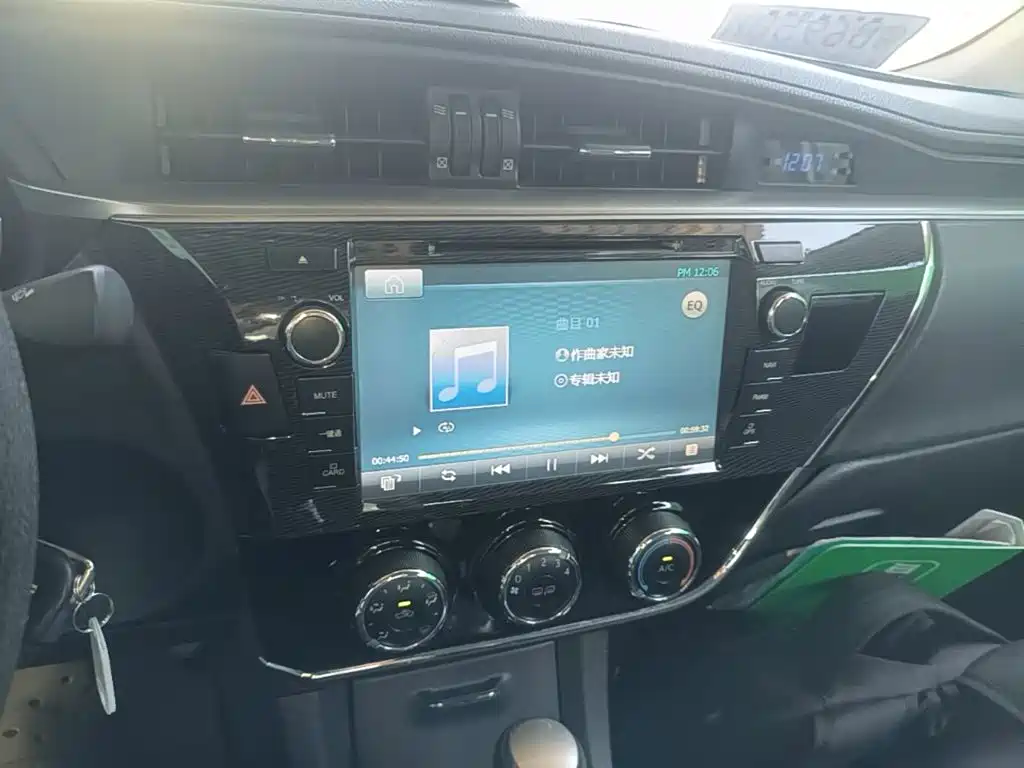 Toyota Corolla — миниатюра 13